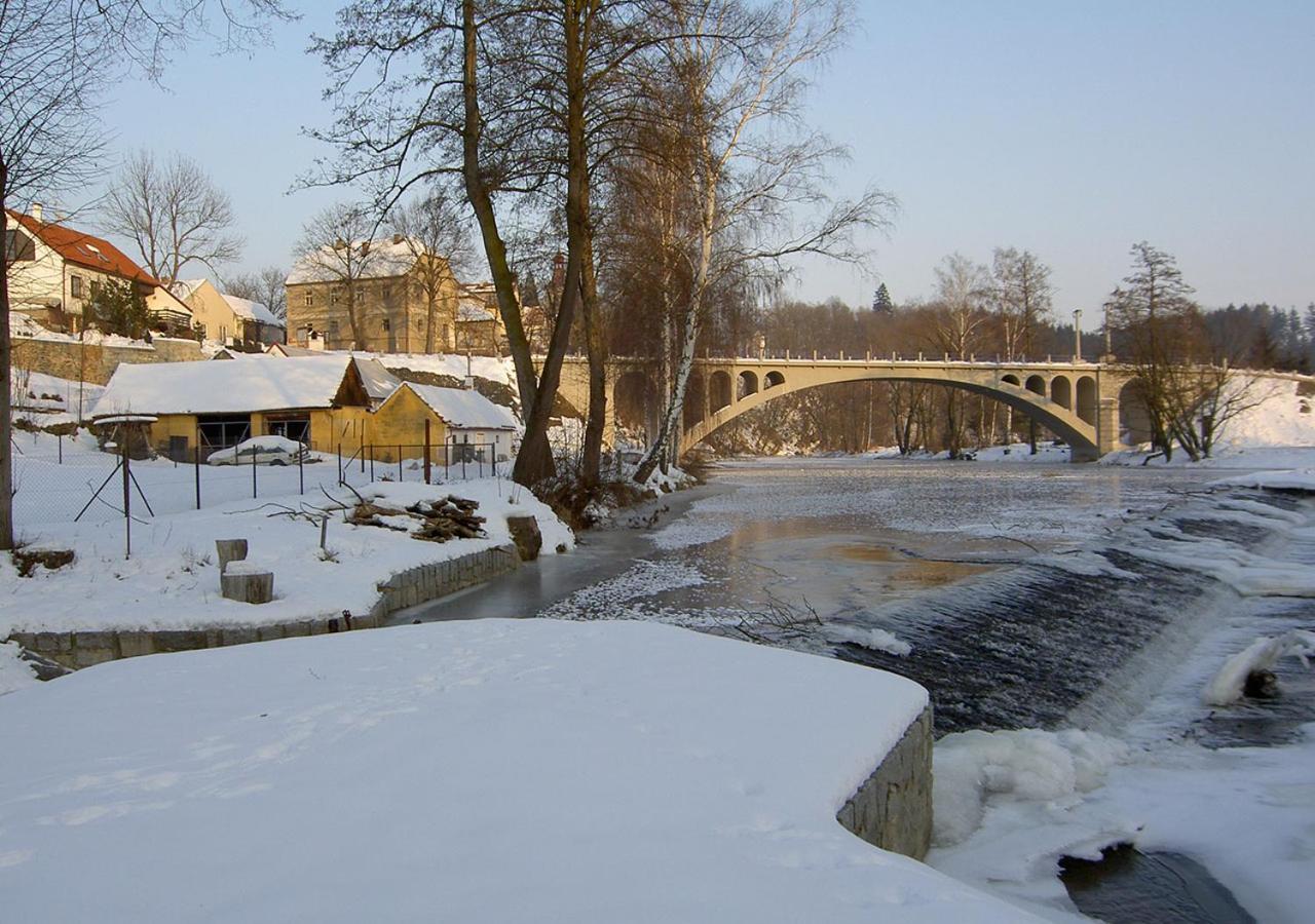Hotel Klor Дудлеби Экстерьер фото