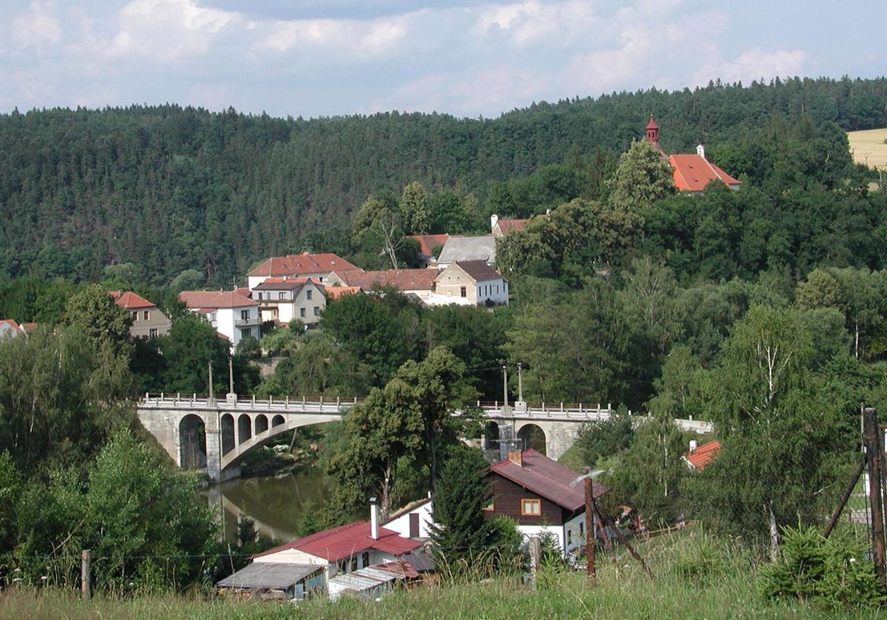 Hotel Klor Дудлеби Экстерьер фото
